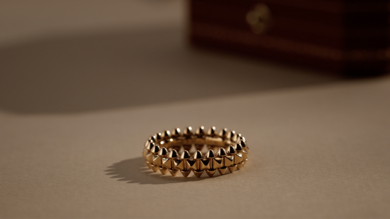 Contrechamp<span>/studio</span> - Cartier Clash